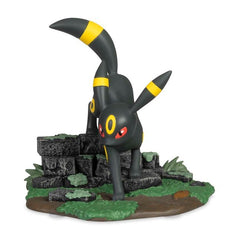 Midnight Prowl with Umbreon Evolving Personalities Figure