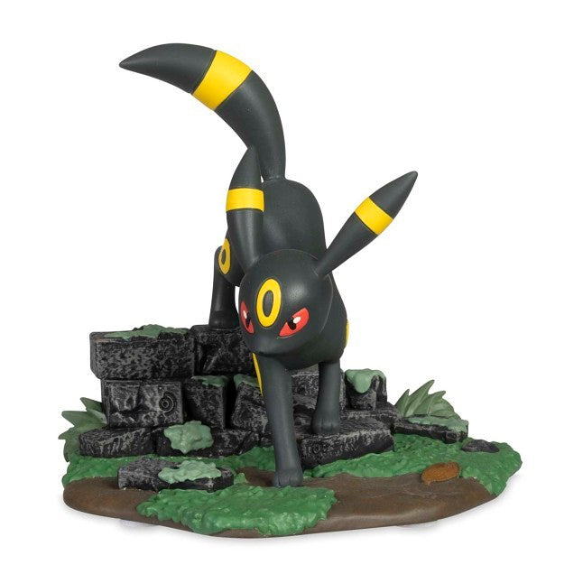 Midnight Prowl with Umbreon Evolving Personalities Figure